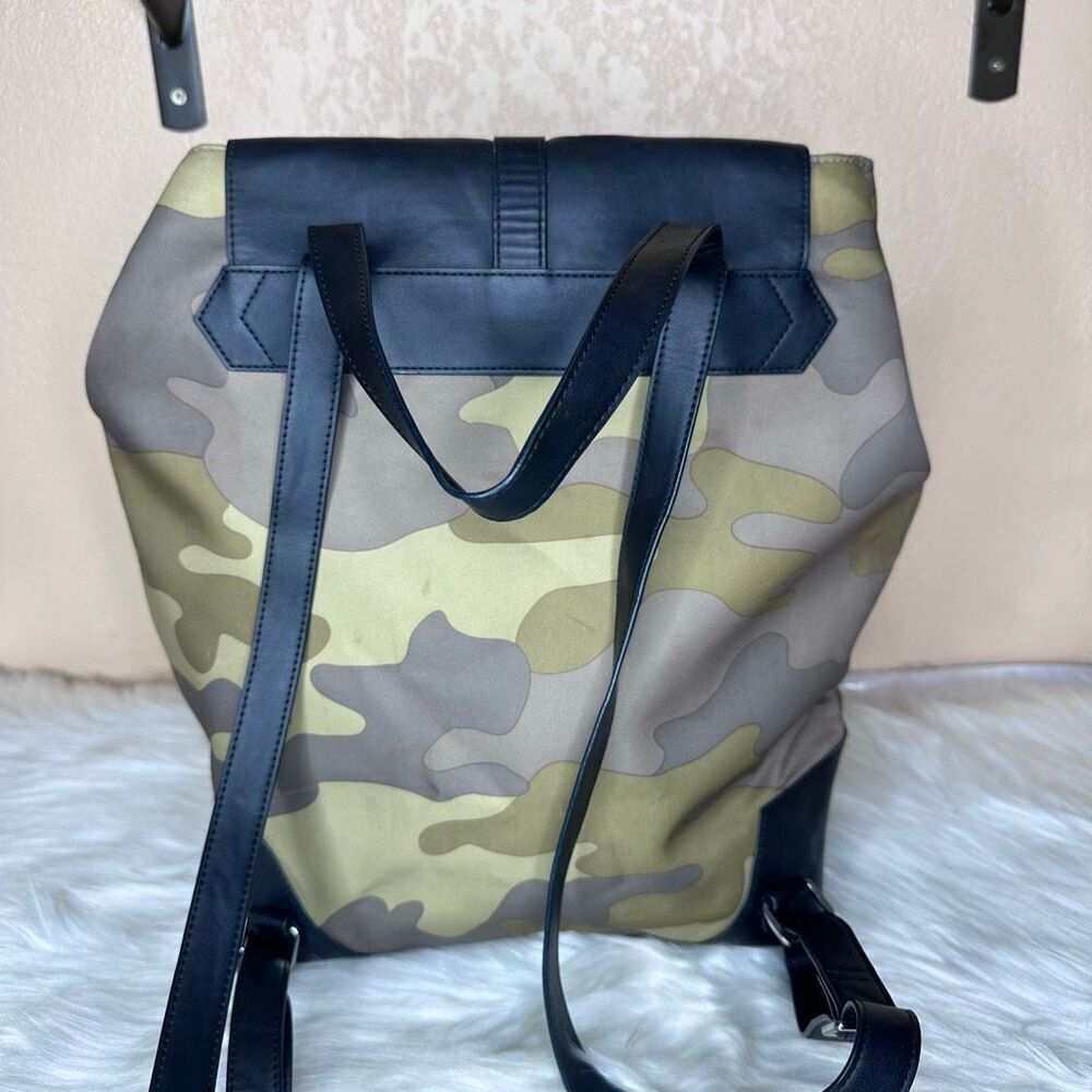 Stella & Dot Camo Backpack - Picture 2 of 16